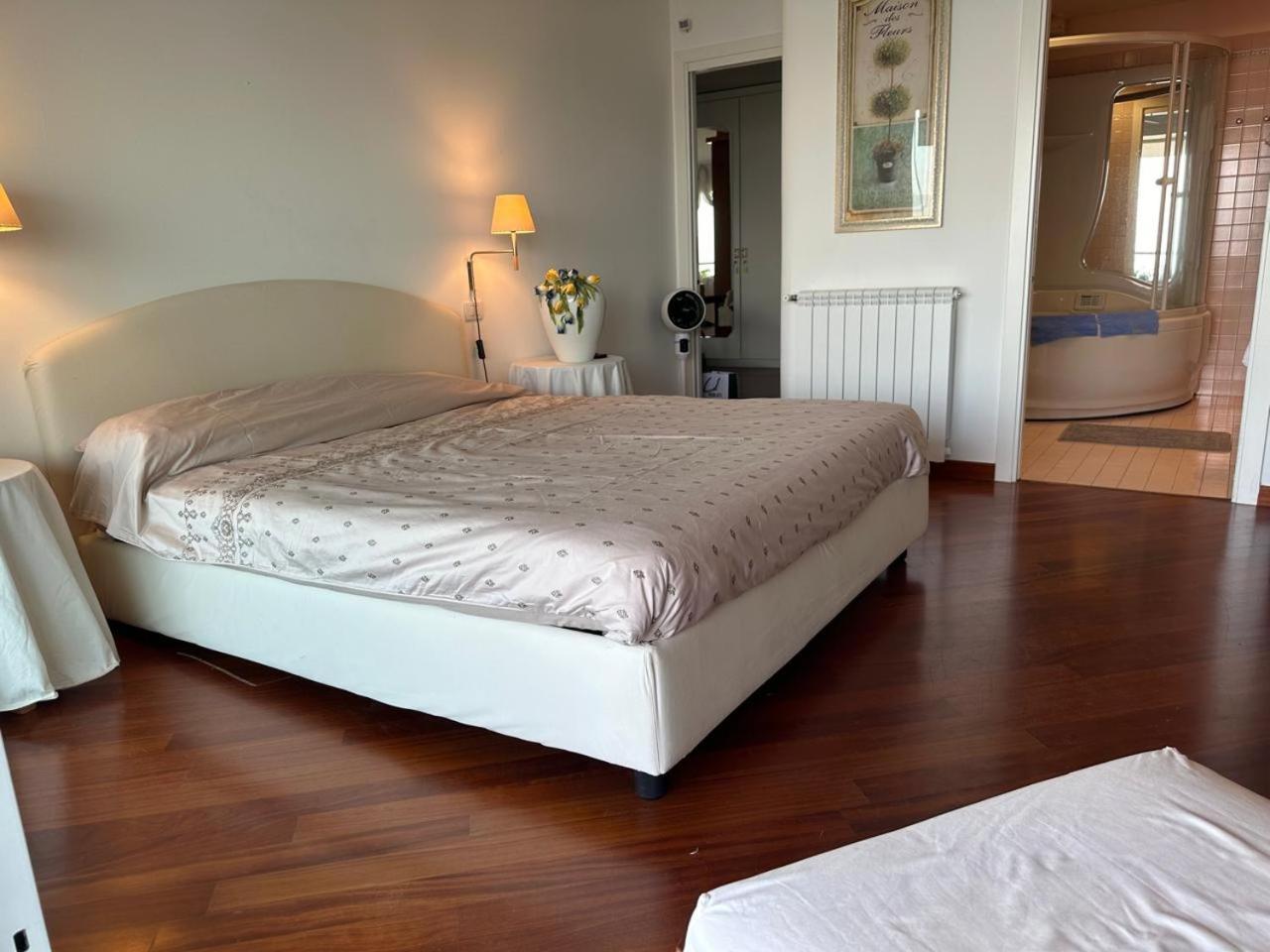 Sana Luxury Apartment ストレーザ エクステリア 写真